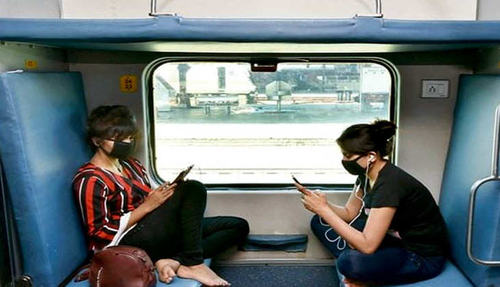 IRCTC Reserve Seat: महिलाओं के लिए अलग से आरक्षित होगी सीट, जानें रेल मंत्री ने क्या घोषणा की