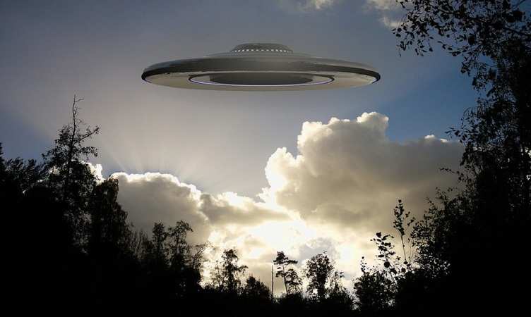 UFO हैं Aliens के ड्रोन जिससे वो हम पर रखते हैं नज़र, अमेरिकी एक्सपर्ट ने किया दावा