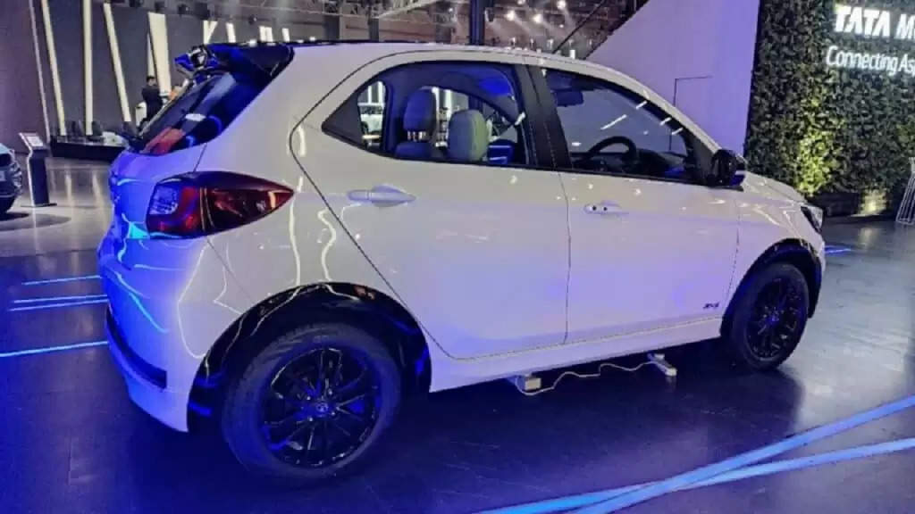 Tata Motors की सबसे किफायती इलेक्ट्रिक कार के नए मॉडल ने मारी धमाकेदार एंट्री, जबरदस्त फीचर्स के साथ है बेहद स्टाइलिश
