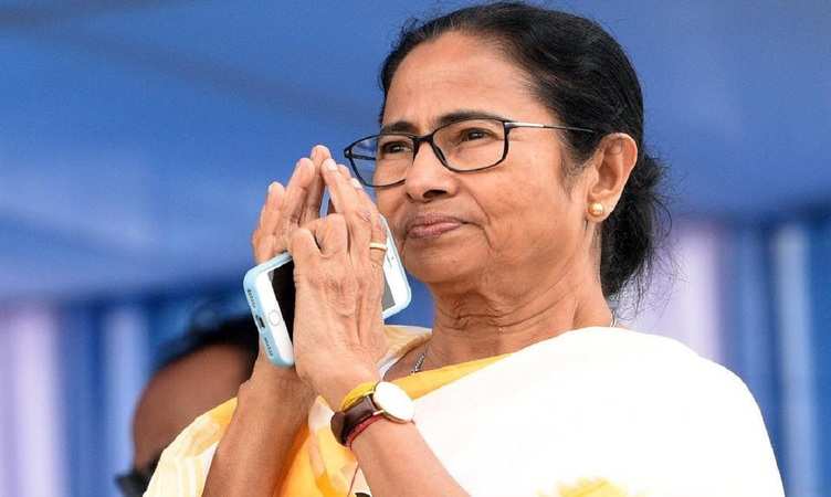 West Bengal: मुख्यमंत्री ममता बनर्जी ने नंदीग्राम सीट से नामांकन पत्र किया दाखिल