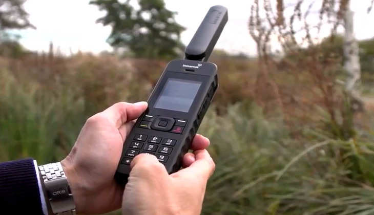 Satellite Phone: बिना नेटवर्क के चलेगा ये फोन, एक मिनट बात करने की कीमत एक लाख रूपए, जानें कैसे काम करता है ये डिवाइस