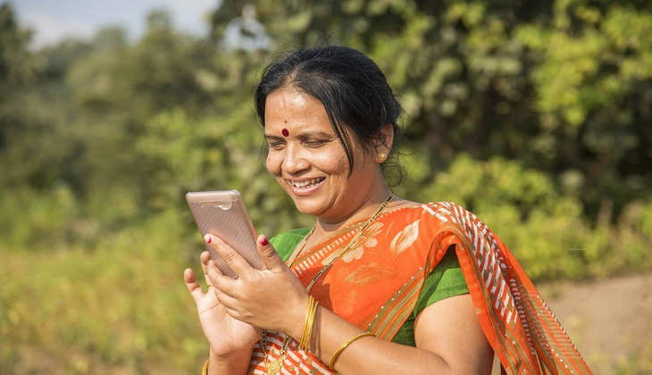 Free Smartphone: यूजर्स की बल्ले-बल्ले! सरकार दे रही फ्री स्मार्टफोन, जानें क्या है प्रोसेस
