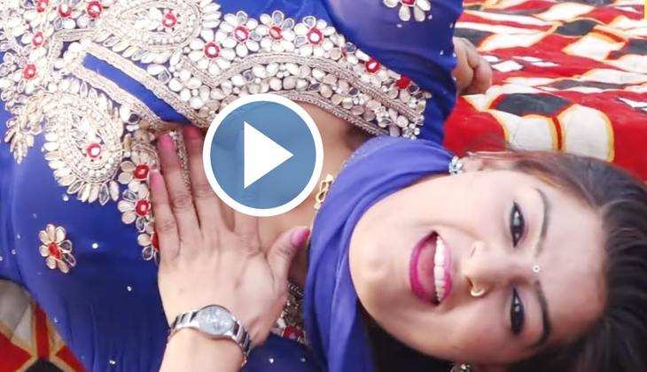 Haryanvi Dance Video: स्टेज पर डांस करते-करते लेट गईं मोनिका चौधरी, किए ऐसे इशारे कि बूढ़े ताऊ भी हो गए फ्लैट