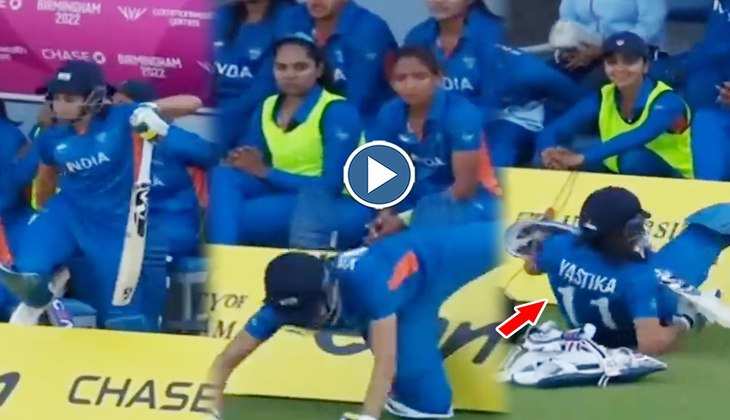 Viral Video: क्रिकेट के मैदान पर हुआ कुछ ऐसा कि  लगे जोरदार हंसी के ठहाके, आप भी लें वीडियो का पूरा मजा