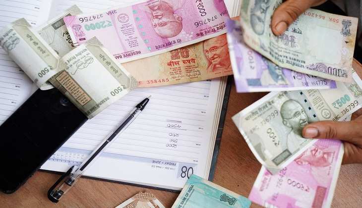 Money Saving Tips: इस तरीके से हर महीने बचा पाएंगे हजारों रुपये, जानें कैसे करता है काम