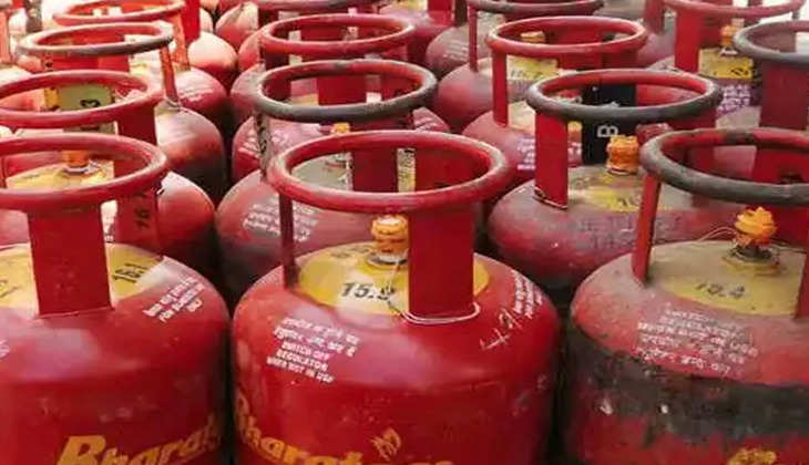 LPG Price: दिवाली पर कम होगी रसोई गैस की कीमत! जानें किसे मिलेगा फायदा