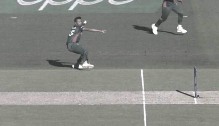 Cricket Viral Video: स्टंप पर थ्रो मारने चला था और पलक झपकते ही गेंदबाज के उड़ा दिए तोते, देखें ये मजेदार वीडियो