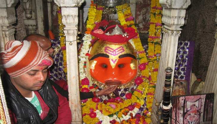 क्या सच में मदिरापान करती है काल भैरव मंदिर की प्रतिमा?