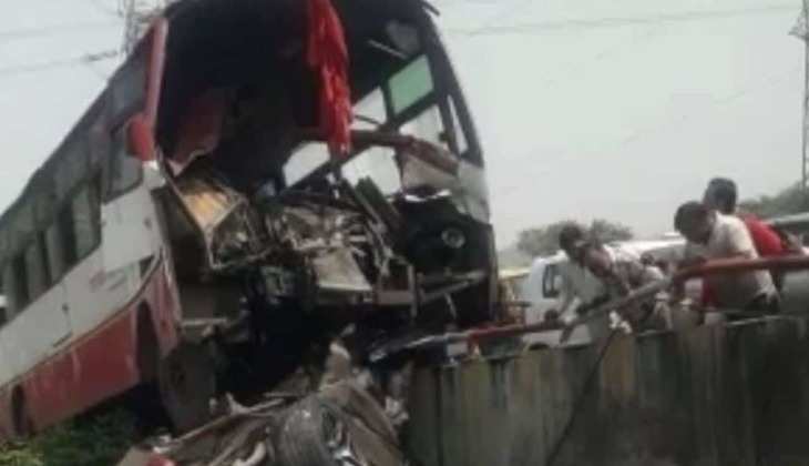 Greater Noida Breaking: हिंडन पुल पर बस और कार की हुई जबरदस्त टक्कर,15 से अधिक लोगों के घायल होने की सूचना