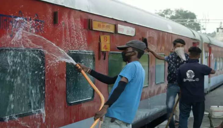 Indian Railway Employees: बल्ले-बल्ले! रेलवे कर्मचारियों का बढ़ गया भत्ता, मंत्रालय ने दिया Green Signal