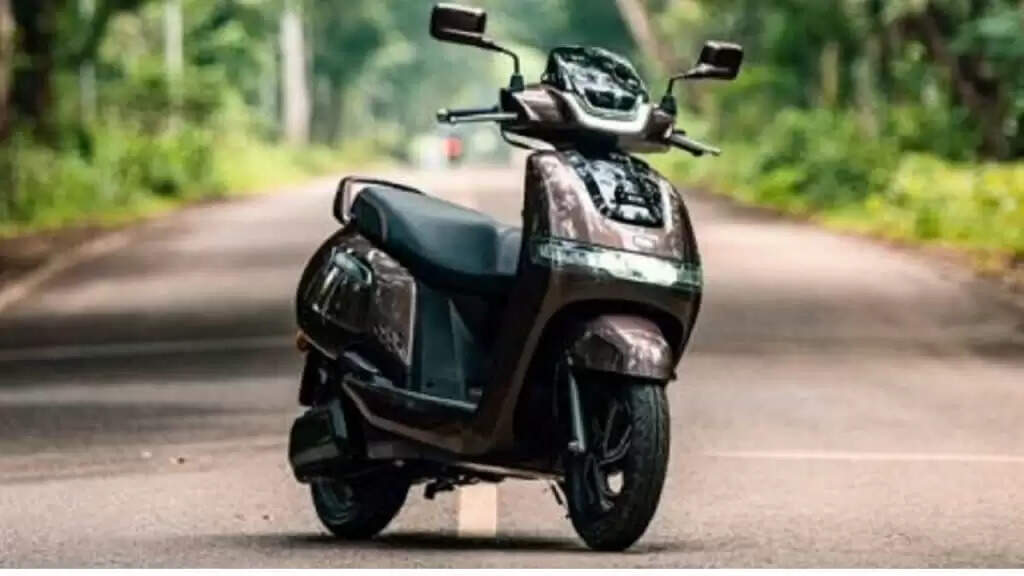 TVS के इस स्कूटर में हैं 100KM से ज्यादा की रेंज, जबरदस्त इंजन के साथ इतनी होगी कीमत, जानें डिटेल्स