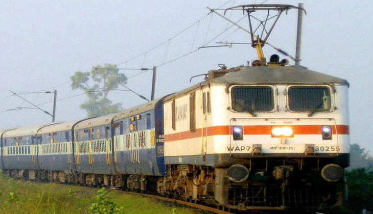 Railway: दिवाली और छठ के त्यौहार पर घर जाने वाले यात्रियों को रेलवे ने दिया ये खास तोहफा, तुरंत पढ़ें