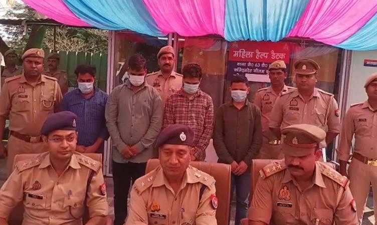 Noida: फर्जी कॉल सेंटर का भंडाफोड़! नौकरी के नाम पर 200 लोगों को लाखों रुपए का चूना लगाने वाले चार गिरफ्तार