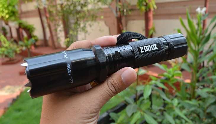 Women Safety Gadget: महिलाओं के साथ छेड़छाड़ करने वालों की अब खैर नहीं! मार्केट में आ गए प्रोटेक्टिव गैजेट, जानें खासियत