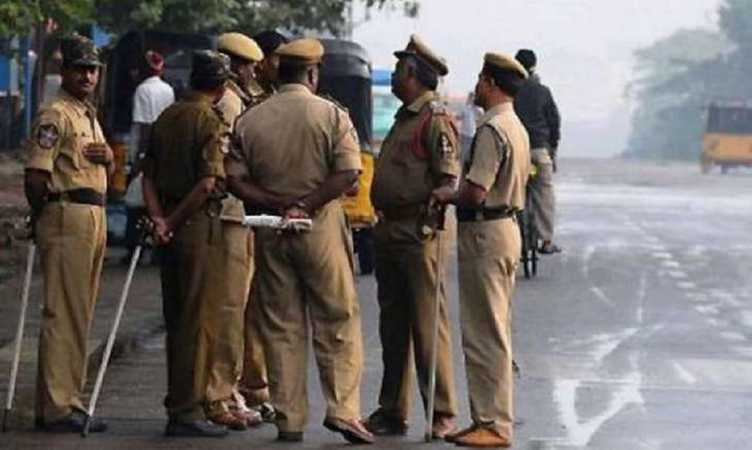 Noida News: गैंगवार में 4 युवकों पर बरसाईं गोलियां, हवलावर फरार होने में कामयाब