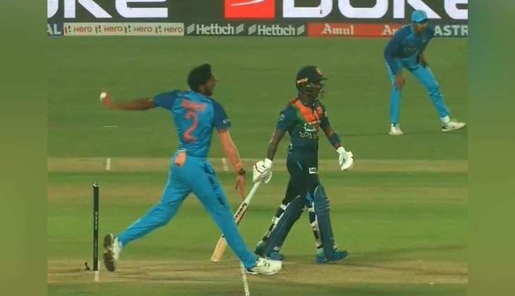 IND vs SL 2nd T20: अर्शदीप सिंह के बड़े कारनामे के बाद सोशल मीडिया पर आई मीम्स की बाढ़, देखें फैंस का अजीबो-गरीब रिएक्शन