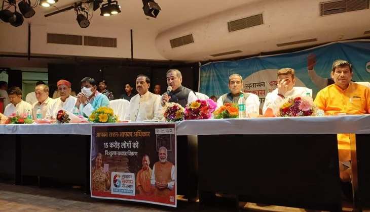 Noida: योगी सरकार का एक साल पूरा होने पर राज्य मंत्री ब्रजेश सिंह ने कहा-'प्रदेश में कम हुआ क्राइम का ग्राफ'