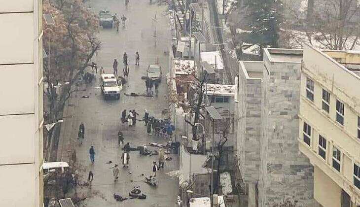 काबुल में अफगान मंत्रालय के पास हुआ बड़ा हमला! शरीर में बम लगाकर आतंकी ने खुद को उड़ाया, 20 की मौत