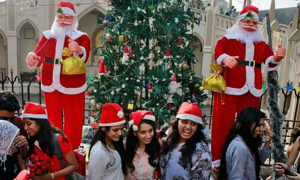 Christmas 2022: क्रिसमस पार्टी के लिए हो जाएं रेडी, भारत में इन 4 जगहों पर फैमिली के साथ मनाएं जश्न