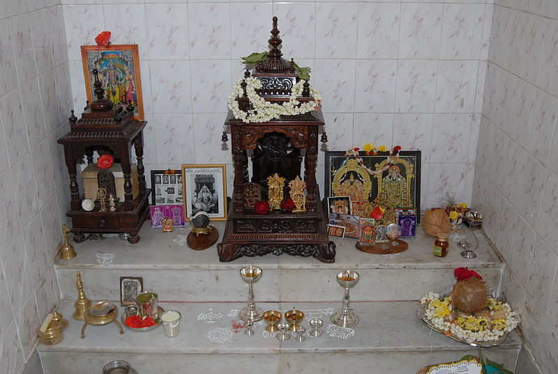Vastu tips for Temple: मेहनत के बावजूद नहीं मिल रही सफलता, तो पूजा घर में रखें ये चीजें…तुरंत दिखेगा असर!