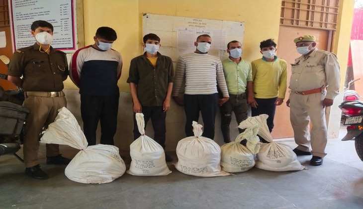 Noida: जिस कंपनी में करते थे नौकरी उसी को लगाया लाखों का चूना, तांबे का तार चुराने वाले पांच गिरफ्तार