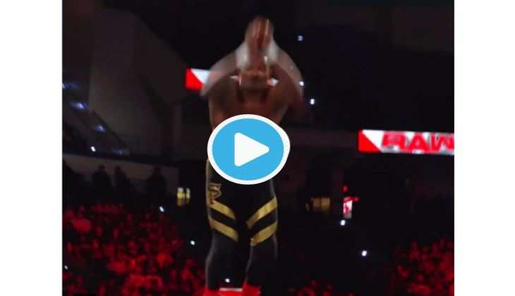 WWE: रैंडी ऑर्टन और रिडल ने हवा में उड़ते हुए किए धांसू करतब, वीडियो मचा रहा है तहलका
