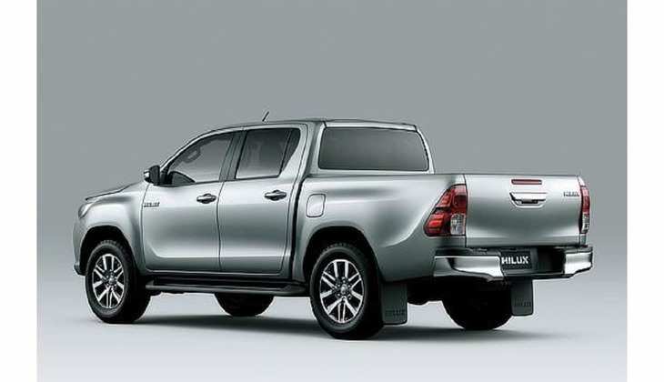 Toyota Hilux: इस धाकड़ ट्रक की कीमत में हुई कटौती, अब महज इतनी रह गई कीमत, जानें डिटेल्स