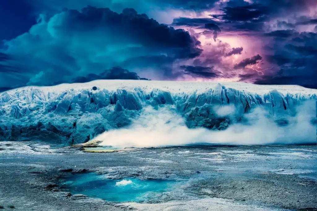 NASA ने पिघलते ग्लेशियर की तस्वीर शेयर की, ग्लोबल वार्मिंग की वजह से खतरे की घंटी