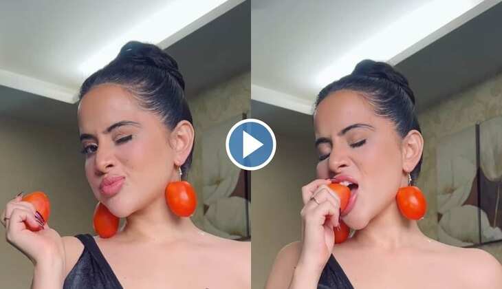 Urfi Javed ने आधी ड्रेस पहन  कानों में झुमके की तरह लटका लिए टमाटर, लोग बोले 'इसलिए टमाटर सस्ता नहीं&hellip;