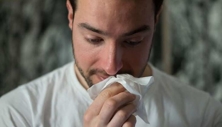 Health Tips: इस मौसम में खांसी-जुकाम की अनदेखी सेहत पर पड़ सकती है भारी, तुरंत राहत देगा ये आयुर्वेदिक उपाय