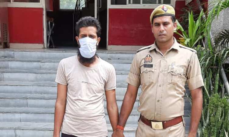 Noida में अजीबोग़रीब मामला, चूहे को जानबूझकर बाइक से कुचलकर मारने वाले युवक को पुलिस ने किया गिरफ़्तार