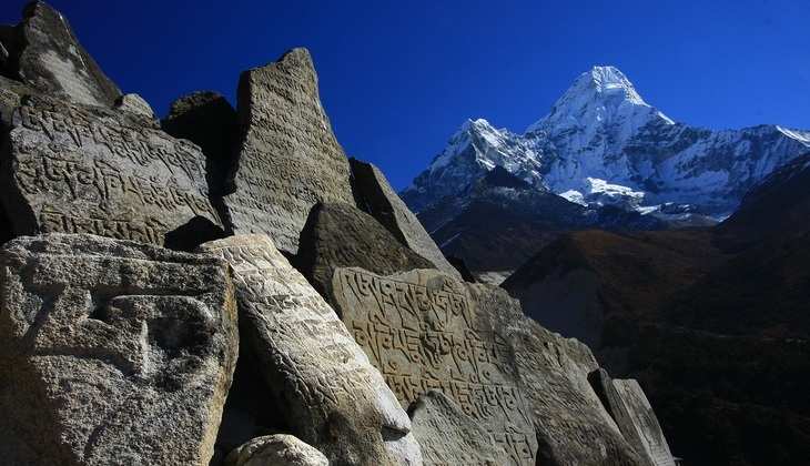 वैज्ञानिकों के अनुसार खिसक रहा है हिमालय का गुरुत्वाकर्षण केंद्र, हो सकती है बड़ी अनहोनी