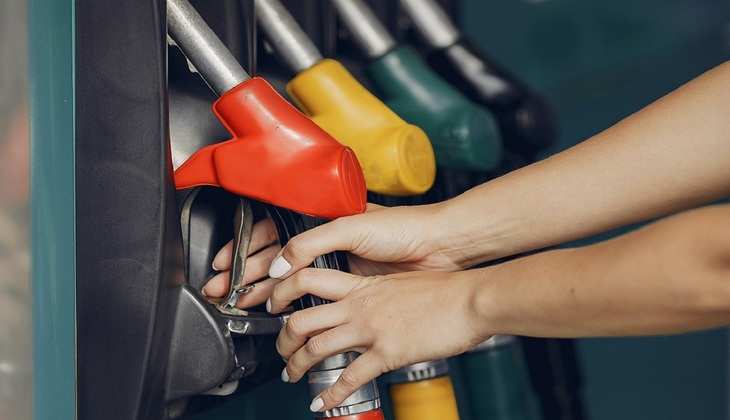 Petrol Diesel Price Update: कच्चे तेल की कीमत में भारी गिरावट, कई शहरों में पेट्रोल-डीजल के भाव ने दी राहत