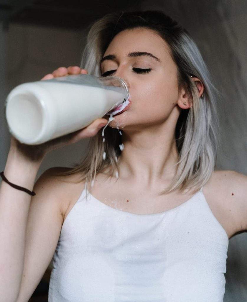 Weight Gain Tips: दूध में ये चीजें करें शामिल, हफ्ते भर में बढ़ जाएगा वजन