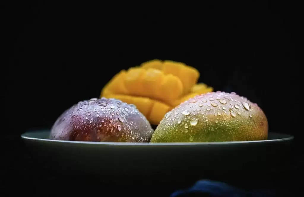Raw Mango Benefits: डायबिटीज के मरीज खूब खाएं कच्चा आम, दवाई की भी नहीं पड़ेगी जरूरत