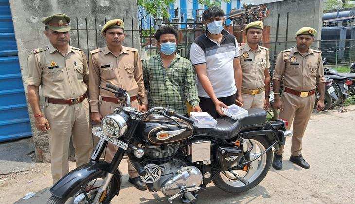 Noida: पुलिस वालों पर तमंचा तानने वाले दो गिरफ्तार, हथियार के बल पर दिखाते थे दबंगई
