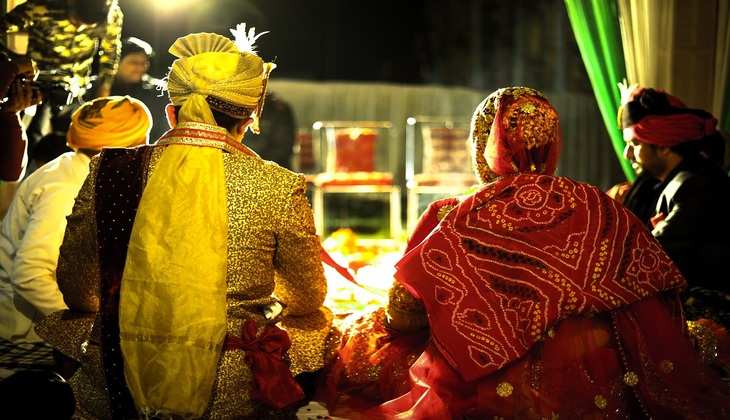 हिंदू धर्म में इन रीति रिवाजों से की जाती है शादी