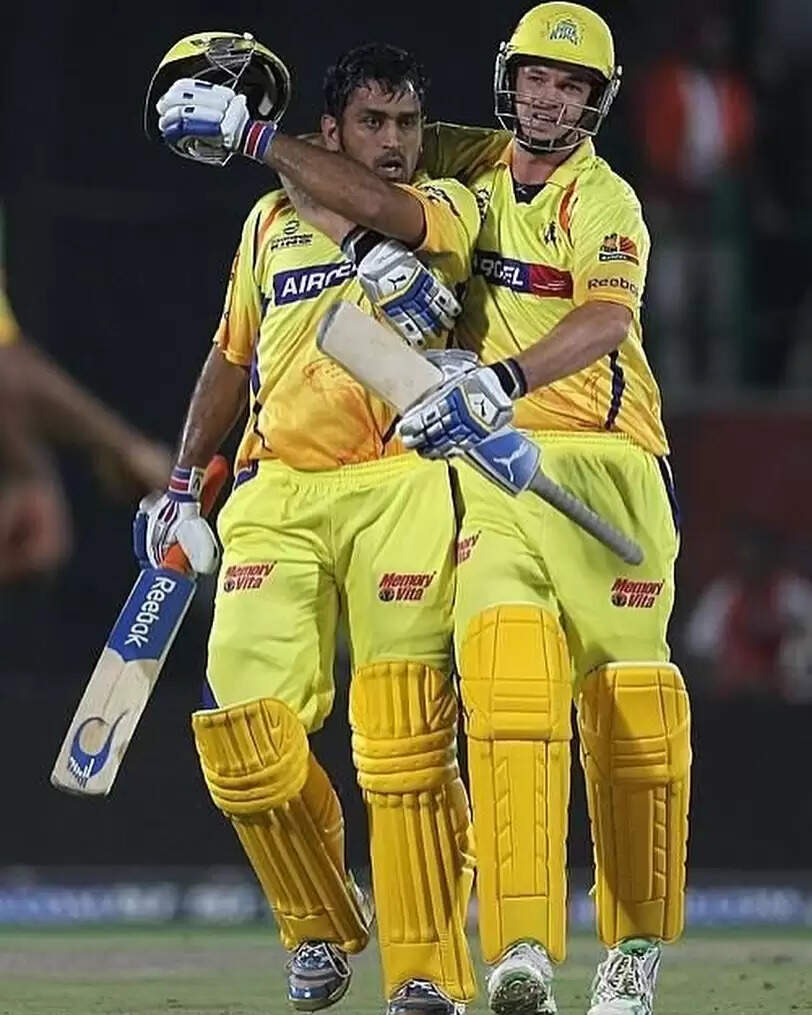 TATA IPL 2022: IPL में सबसे लंबा छक्का लगाने वालों में शामिल है ये भारतीय गेंदबाज, नाम जान हो जाएंगे हैरान