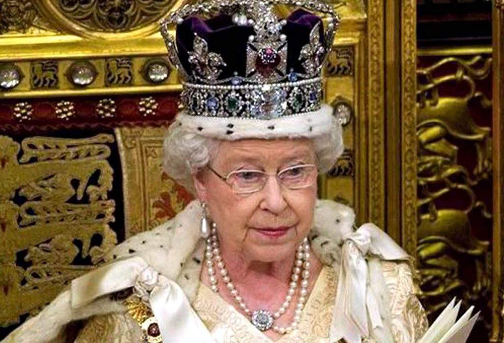 Queen Elizabeth II के पास थी अरबों की संपत्ति, महारानी को हीरे-जेवरात का खूब शौक था, जानें क्वीन की बेशुमार दौलत