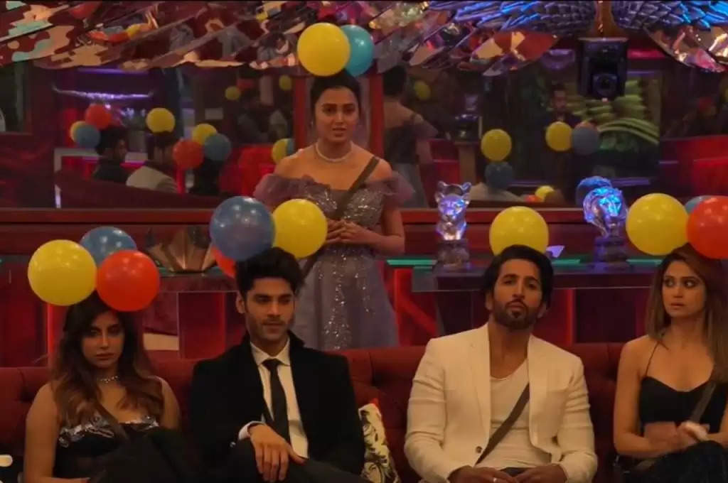 Bigg Boss 15, Weekend Ka Vaar: Shamita Shetty और Vishal Kotian ने Tejasswi Prakash को बताया 'फर्जी', फोड़े गलत फहमी के गुब्बारे