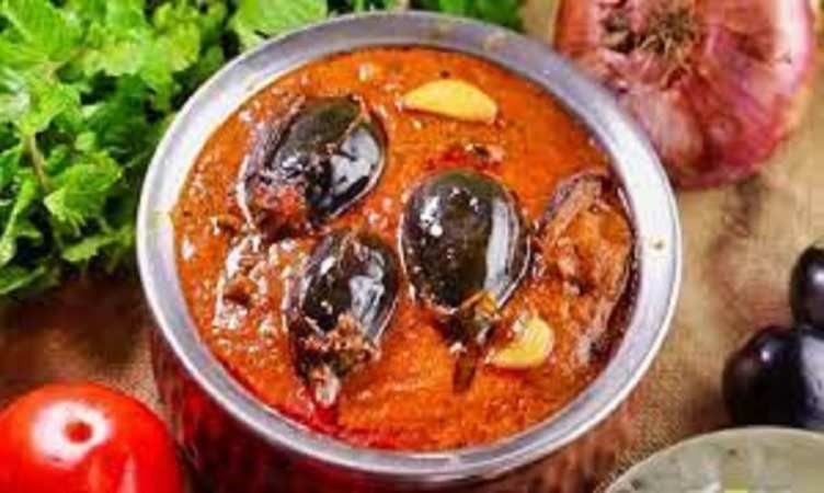 Brinjal Curry Recipe: स्वादिष्ट और बेहद फायदेमंद होती है बैंगन करी, ऐसे बनाएं