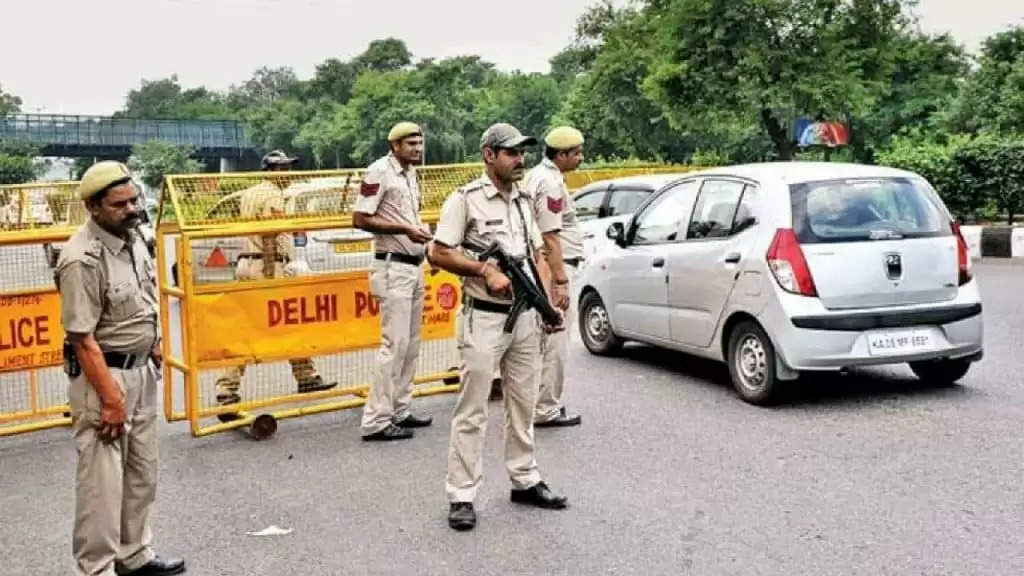 Delhi Route Diversion: गणतंत्र दिवस समारोह की फुल ड्रेस रिहर्सल आज, इन रास्तों पर रहेगा यातायात प्रतिबंधित