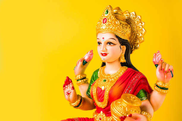 Devi Laxmi Remedies: सुबह-शाम इस लक्ष्मी पाठ का जाप करने मात्र से, भर जाएंगी आपकी धन की तिजोरियां