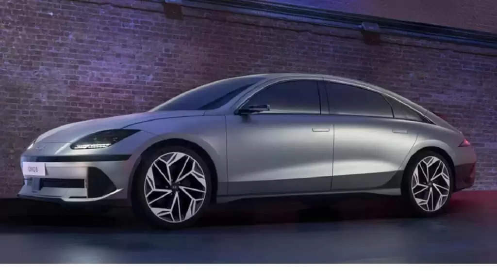 Hyundai की इस धाकड़ इलेक्ट्रिक कार के आगे सबकी निकल जाएगी हवा, जबरदस्त ड्राइविंग रेंज के साथ शानदार हैं खासियत, जानें डिटेल्स