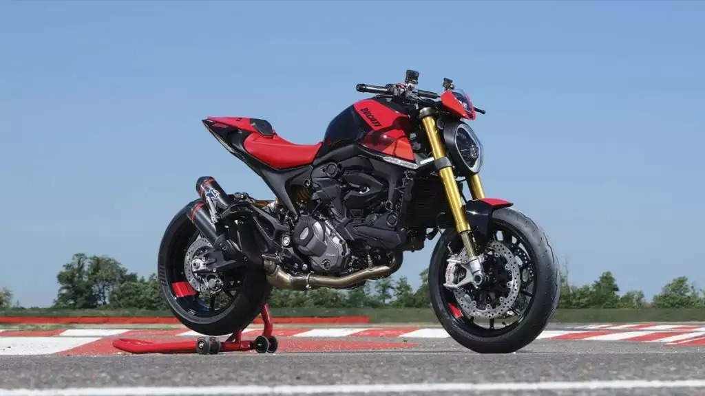 नई Ducati Monster भारतीय बाजार में हुई लॉन्च, जबरदस्त फीचर्स के साथ बेहद स्टाइलिश है लुक, जानें कीमत