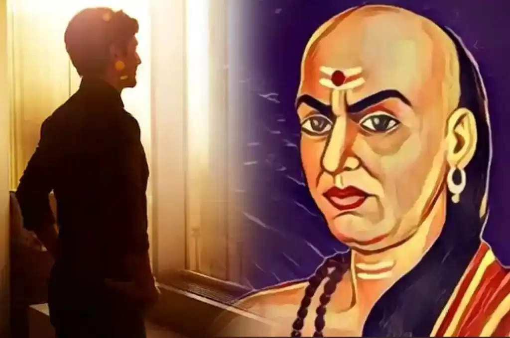 Chanakya Niti: अगर घर का मुखिया होगा ऐसा, तो परिवार वालों पर आ सकता है संकट...