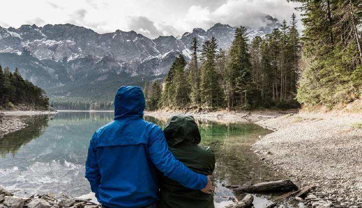 पार्टनर के साथ पहले सफर को है यादगार बनाना तो इन बेहद खूबसूसरती Travel Place पर जाना ना भूलें