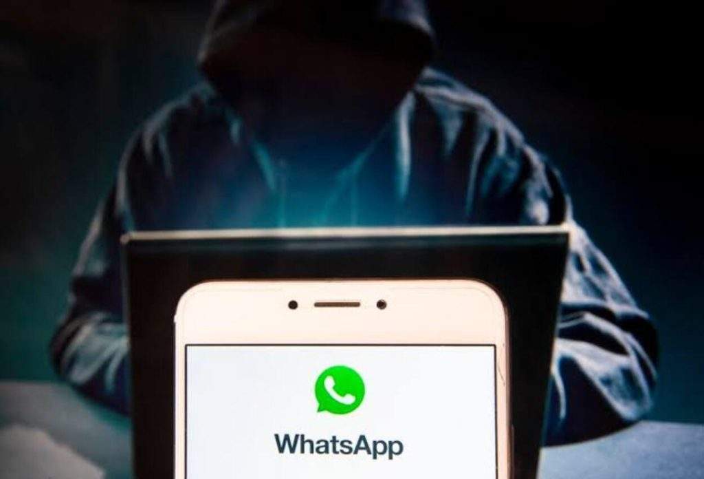 WhatsApp Security Tips: आपकी चैट पर है हैकर्स की नजर! फटाफट अपनाएं ये टिप्स