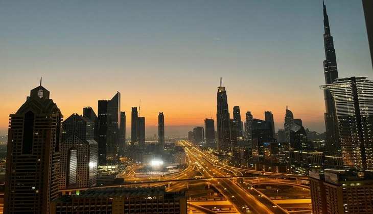 Dubai इतने कम सालों में चकाचौंध और गगनचुंबी इमारतों का शहर कैसे बन गया