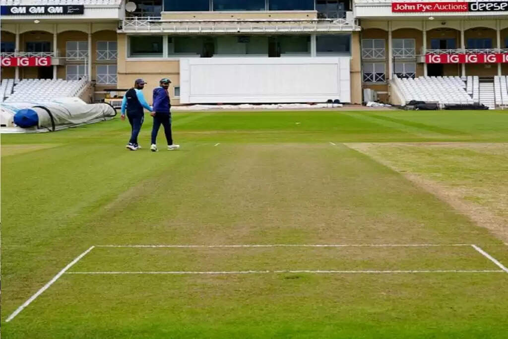 Viral Video : गेंद से बिना टच हुए जमीन पर टूट कर गिरा बल्ला, देखें इस घटना का हैरतअंगेज वीडियो